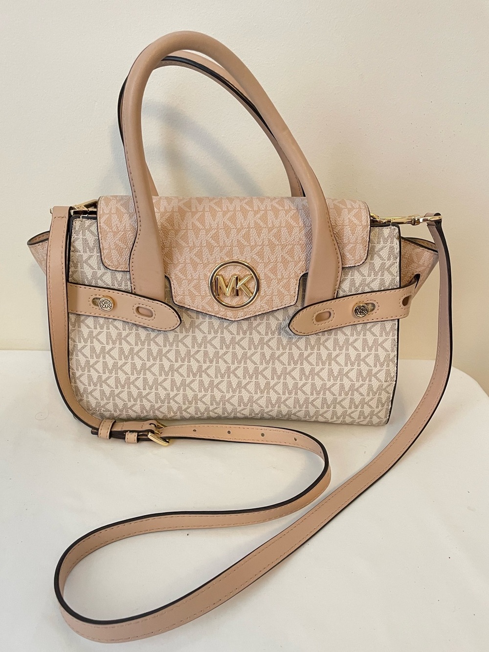 Michael Kors Carmen Satchel Purse - New Cond.